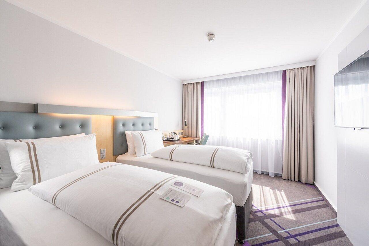 Holiday Inn Express Stuttgart Airport, An Ihg Hotel Leinfelden-Echterdingen Exterior photo