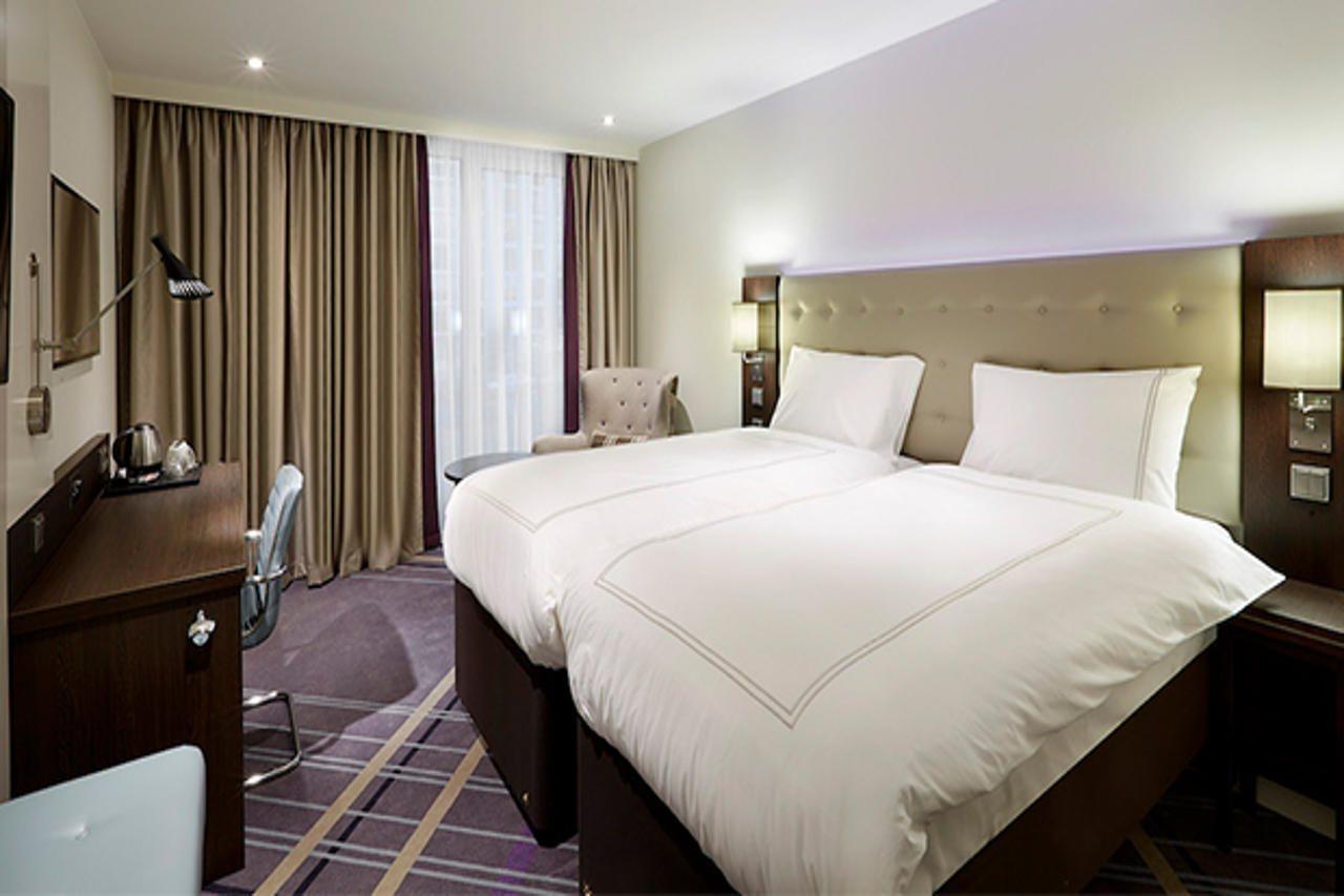 Holiday Inn Express Stuttgart Airport, An Ihg Hotel Leinfelden-Echterdingen Exterior photo