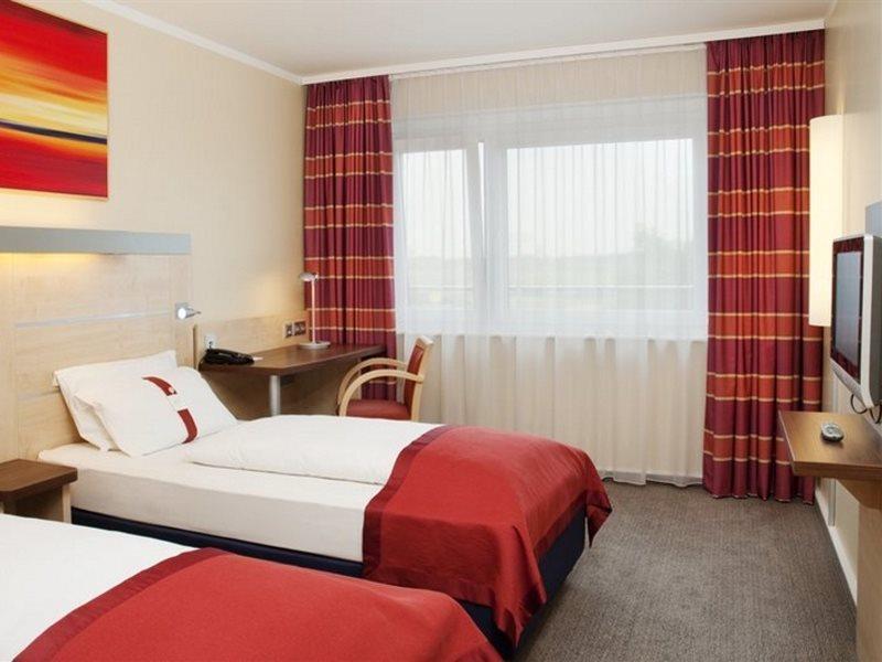 Holiday Inn Express Stuttgart Airport, An Ihg Hotel Leinfelden-Echterdingen Exterior photo