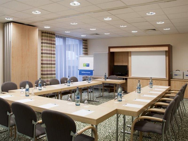 Holiday Inn Express Stuttgart Airport, An Ihg Hotel Leinfelden-Echterdingen Exterior photo