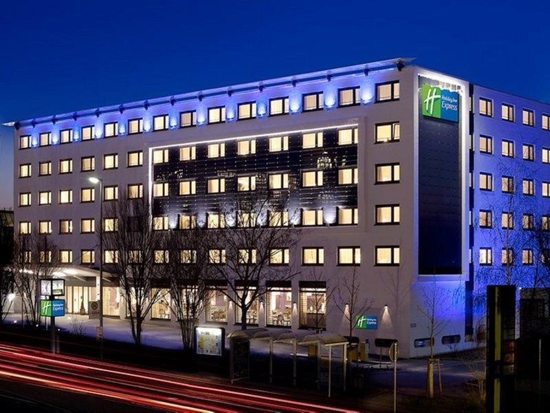 Holiday Inn Express Stuttgart Airport, An Ihg Hotel Leinfelden-Echterdingen Exterior photo
