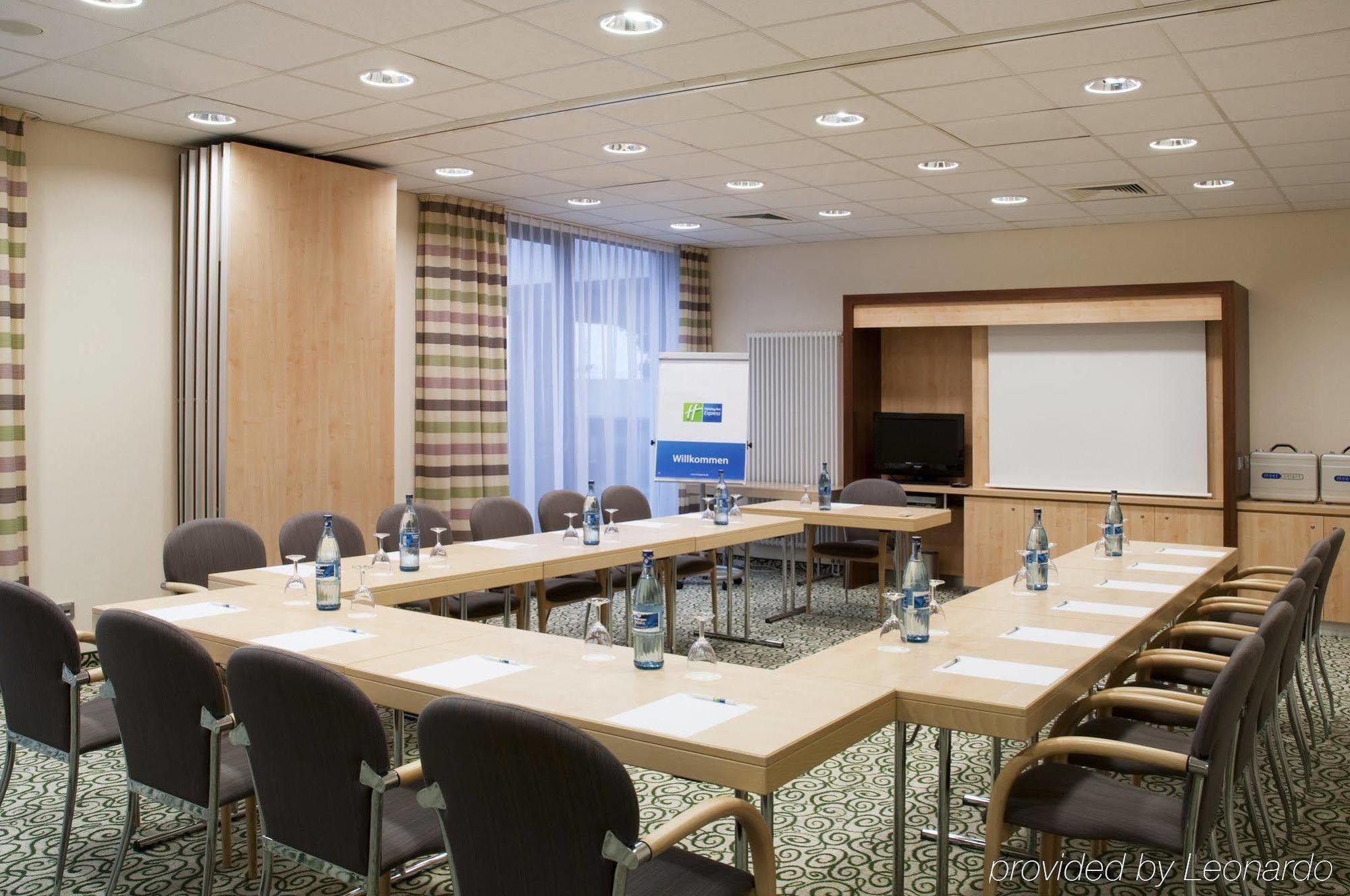 Holiday Inn Express Stuttgart Airport, An Ihg Hotel Leinfelden-Echterdingen Exterior photo