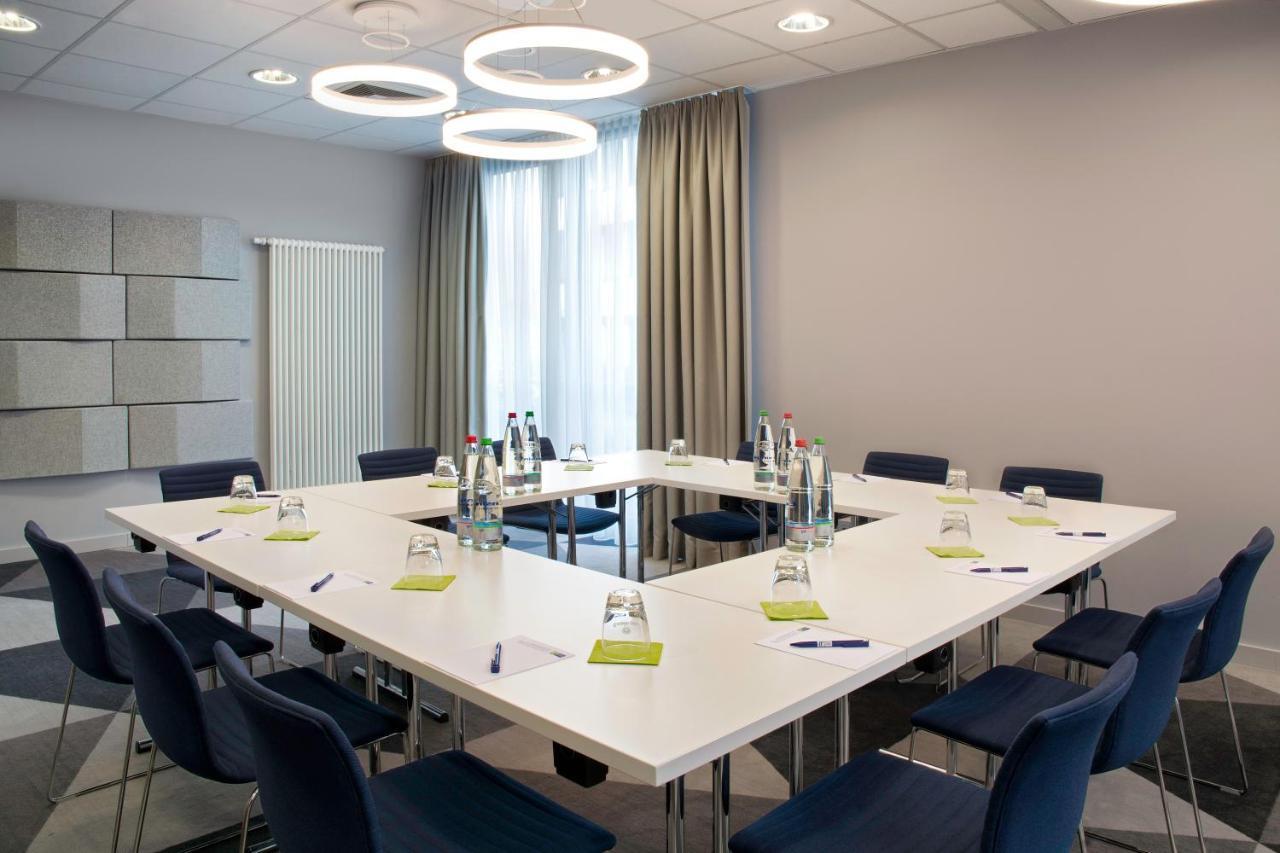 Holiday Inn Express Stuttgart Airport, An Ihg Hotel Leinfelden-Echterdingen Exterior photo
