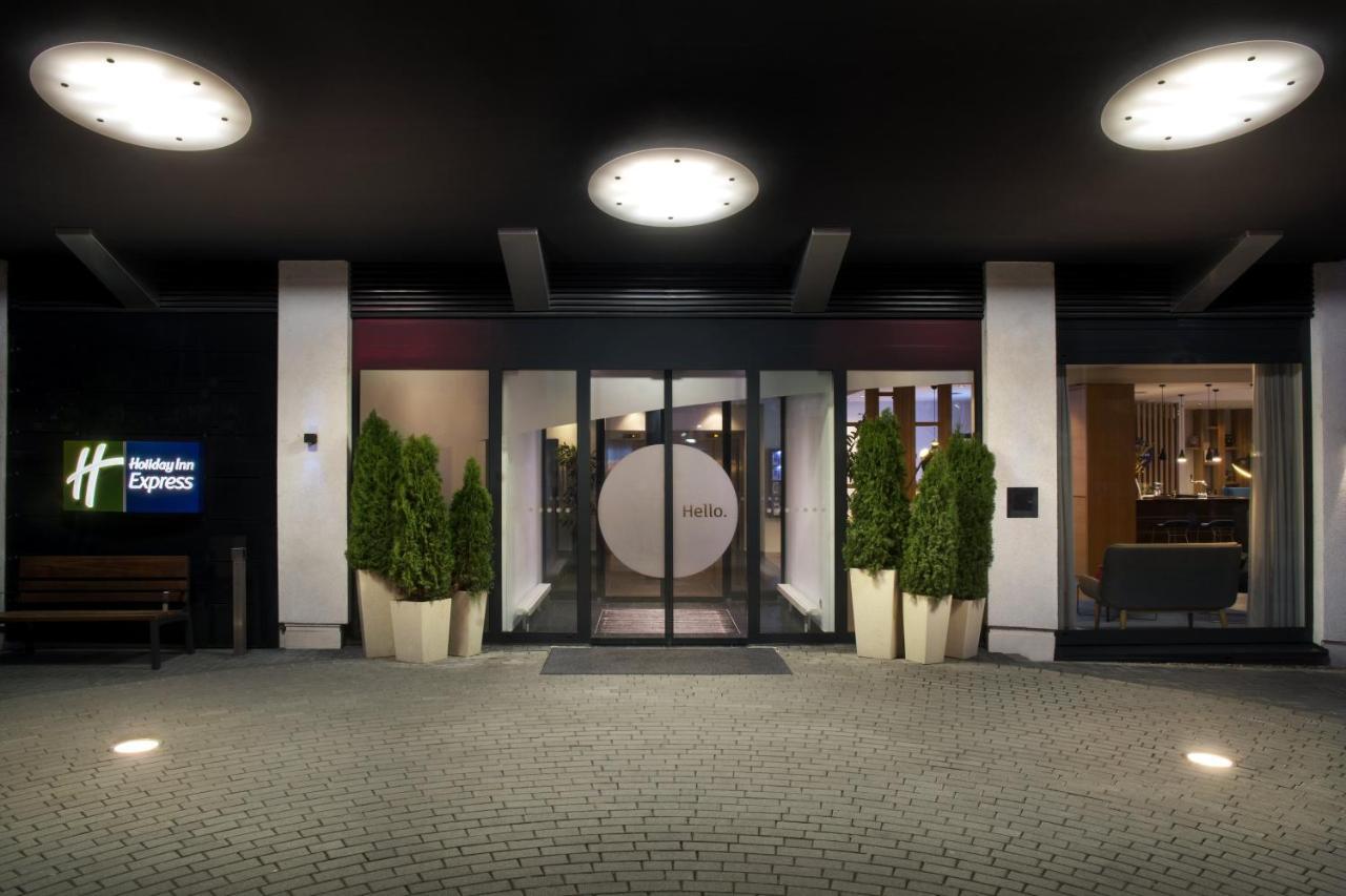 Holiday Inn Express Stuttgart Airport, An Ihg Hotel Leinfelden-Echterdingen Exterior photo
